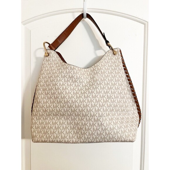 Michael Kors Monogram Shoulder Bag White Large - Picture 2 of 14